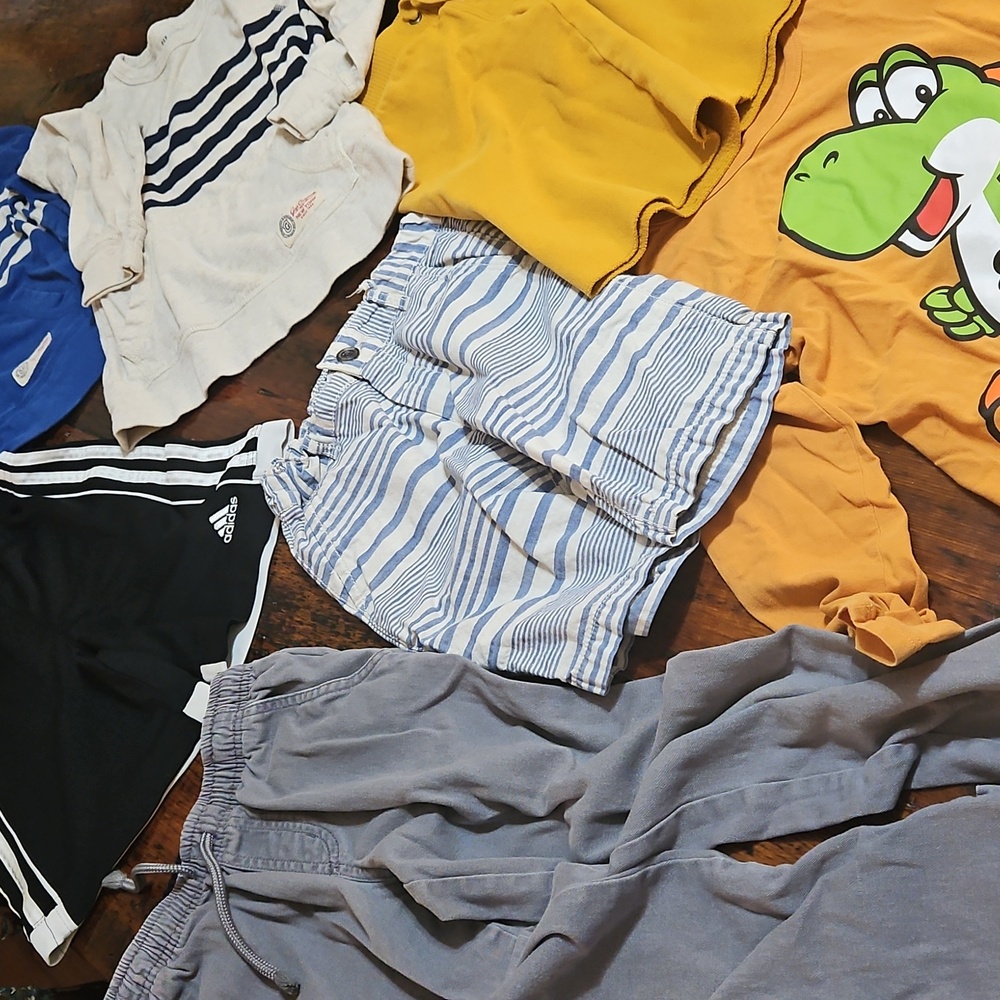 LOT of 7 items. Good play condition.